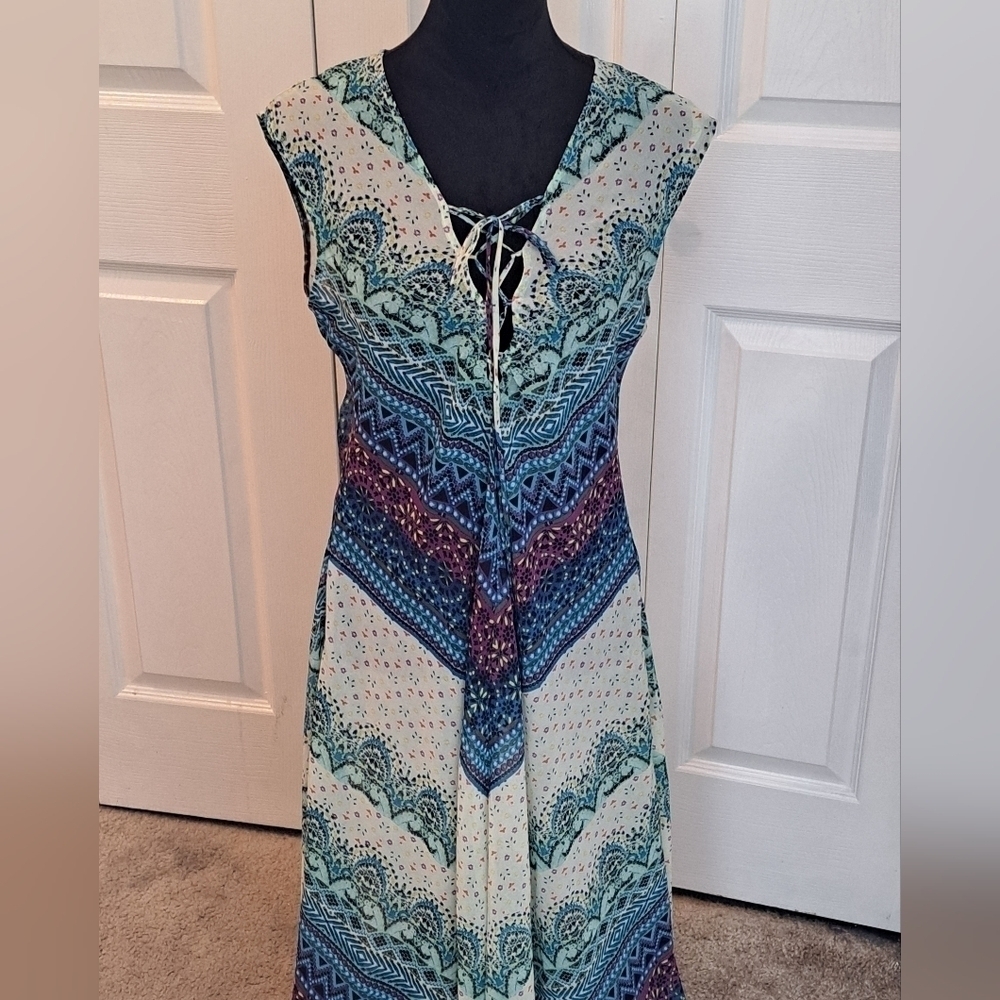 gnw Multi Colored Sleeveless Midi Dress Size L